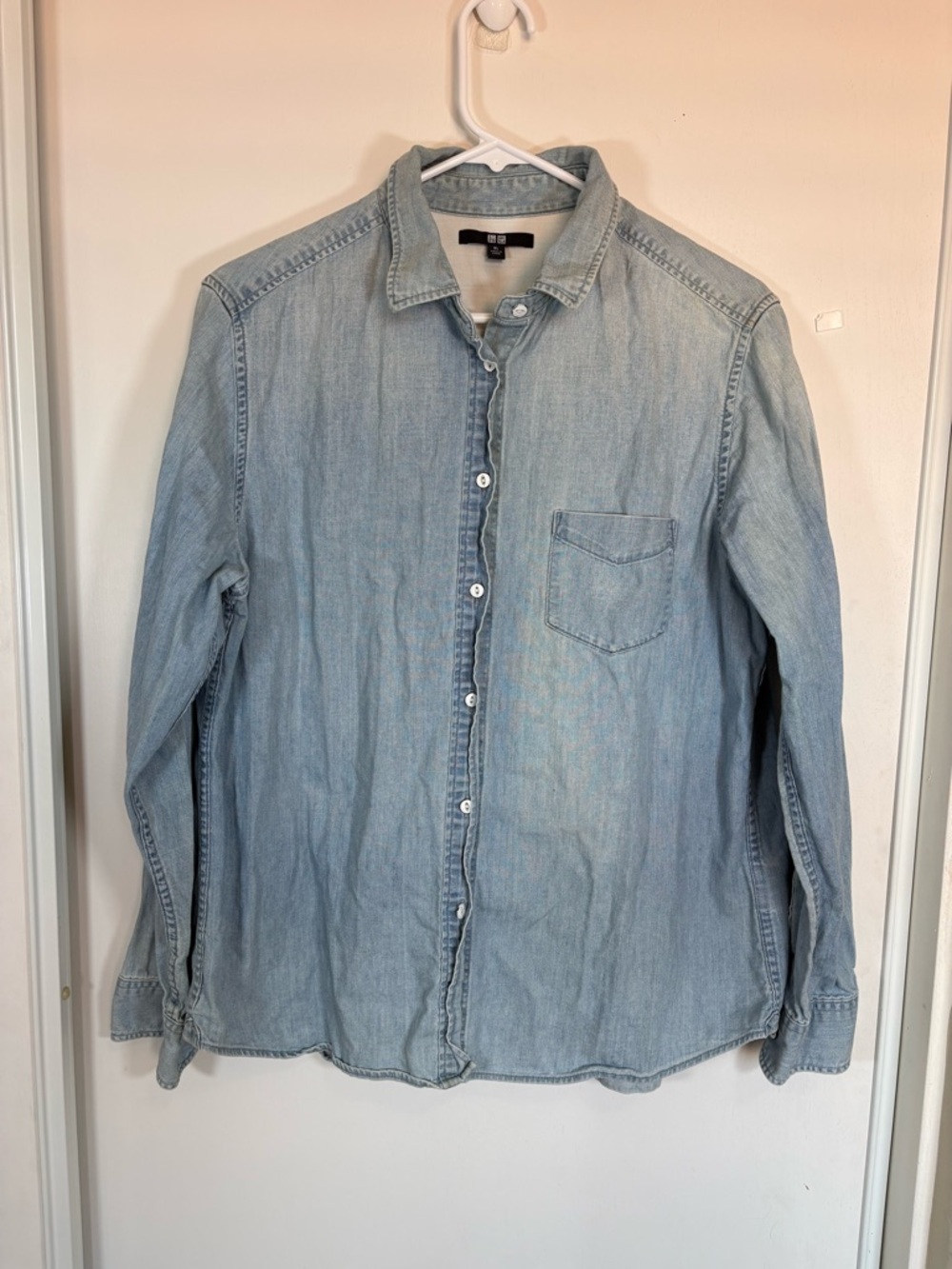 Uniqlo Chambray Button Down Shirt Womens XL Light Blue Long Sleeve Denim